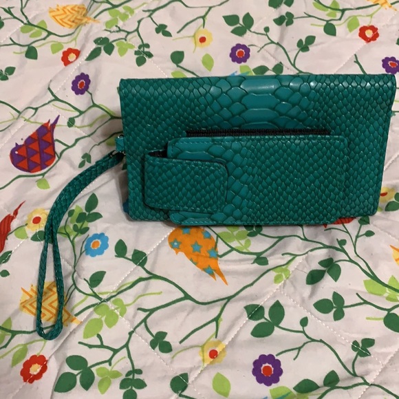 Triangle Purse - Picture 4 of 5